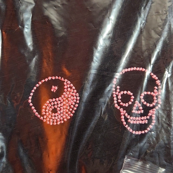 ❤️NWT VINTAGE TORRID TANK YIN YANG SKULL PRINT HENLEY TANK MEDIUM - Picture 7 of 11